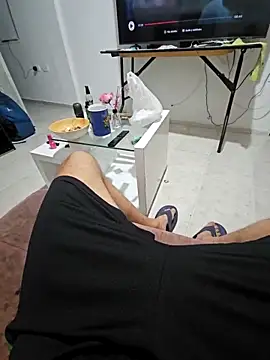 Snapshot of Racso100 chatting on 11-30-25, 03:43 Racso100 online show from 11-30-25, 03:43