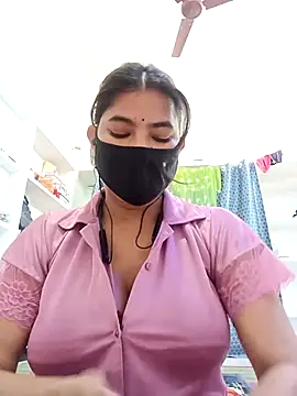 Hot radhaji online show from 02-26-26, 12:42