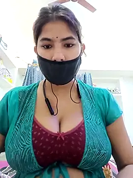Snapshot of Hot_radhaji chatting on 04-28-26, 01:37 Hot radhaji online show from 04-28-26, 01:37