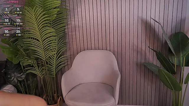 lorapalmerry online show from 10-15-25, 03:01