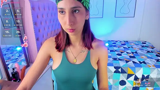 Snapshot of Laaura-Velez chatting on 04-23-26, 12:29 Laaura-Velez online show from 04-23-26, 12:29