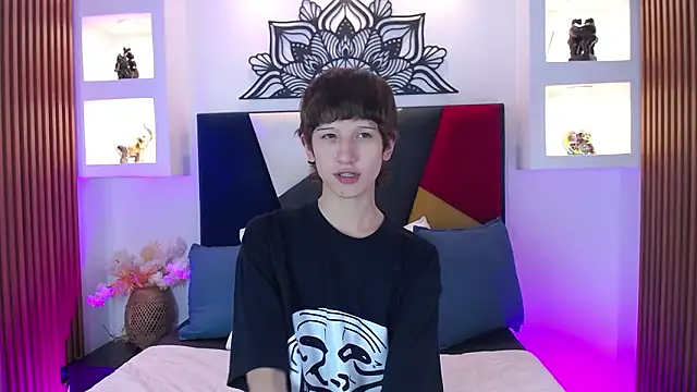 Snapshot of Emo_Boy_ chatting on 02-28-26, 08:10 Emo Boy online show from 02-28-26, 08:10