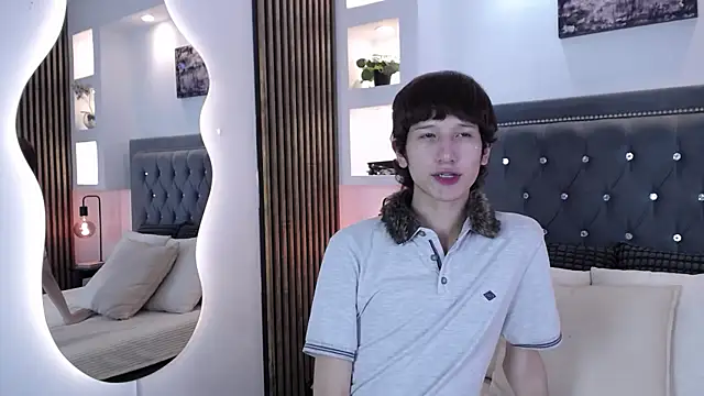 Emo Boy  online show from 04-11-26, 08:13