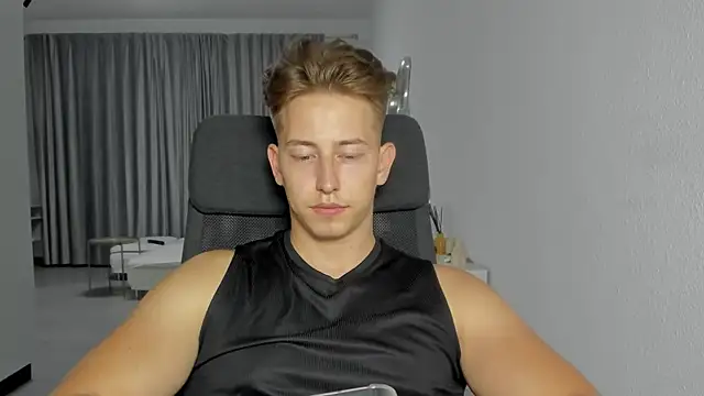 Snapshot of find0m_master chatting on 10-16-25, 07:48 find0m master online show from 10-16-25, 07:48