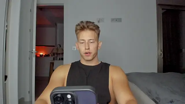 Snapshot of find0m_master chatting on 12-16-25, 10:15 find0m master online show from 12-16-25, 10:15