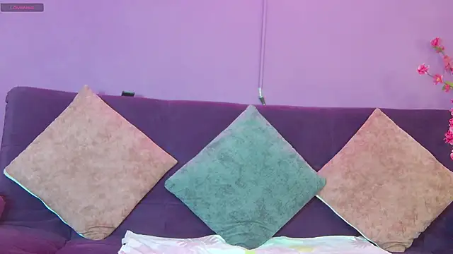 Aranzza Ross online show from 01-12-26, 12:43