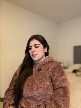 Isabella LaRue online show from 04-11-26, 03:44