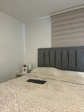 Isabella LaRue online show from 04-12-26, 01:49