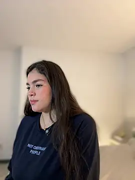 Isabella LaRue online show from 05-20-26, 09:10