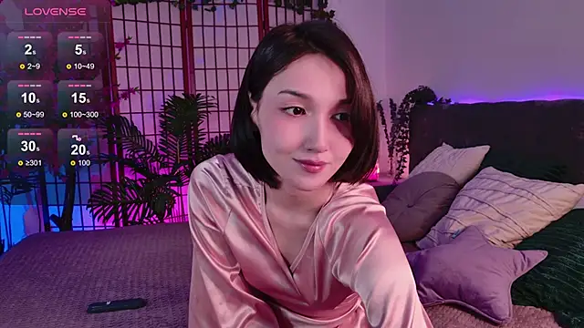 Snapshot of GentleMusee chatting on 11-17-25, 08:14 GentleMusee online show from 11-17-25, 08:14