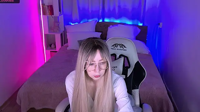 sofiisun online show from 10-19-25, 02:12