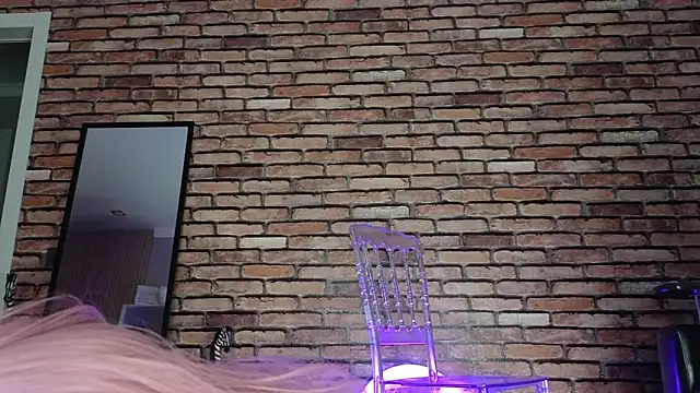 Snapshot of saya_li1 chatting on 10-24-25, 06:37 saya li1 online show from 10-24-25, 06:37