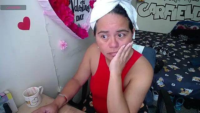 Snapshot of Miss__kendra_ chatting on 06-13-26, 12:47 Miss kendra online show from 06-13-26, 12:47