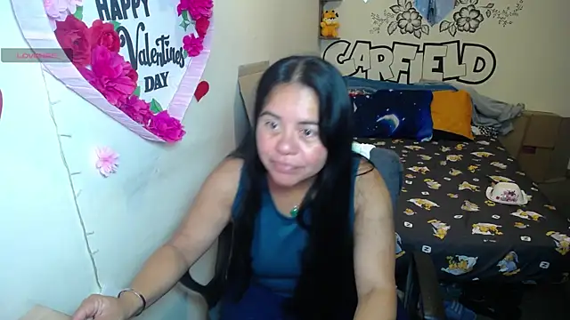 Snapshot of Miss__kendra_ chatting on 07-17-26, 11:28 Miss kendra online show from 07-17-26, 11:28
