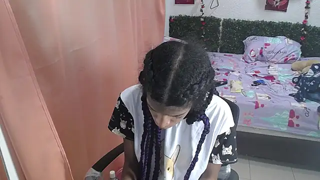 Snapshot of thianahorny chatting on 06-15-26, 12:51 thianahorny online show from 06-15-26, 12:51