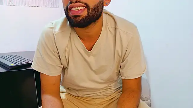 Snapshot of onlymen2025 chatting on 12-13-25, 07:53 onlymen2025 online show from 12-13-25, 07:53