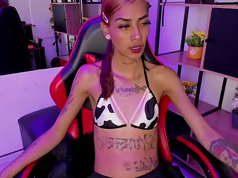 KarlaSlutSkinny   online show from 12-19-25, 03:24