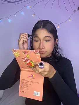 Snapshot of Ariasex_ chatting on 10-28-25, 12:19 Ariasex online show from 10-28-25, 12:19