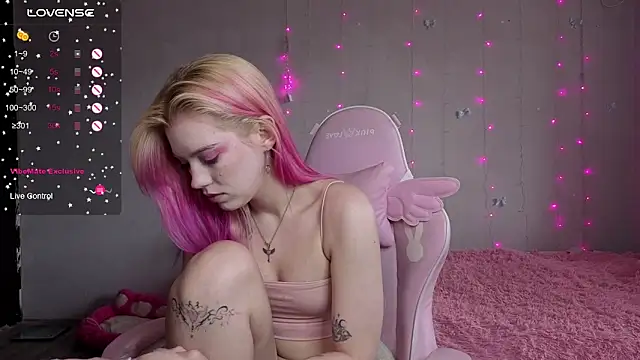 myprettylola online show from 05-10-26, 12:10
