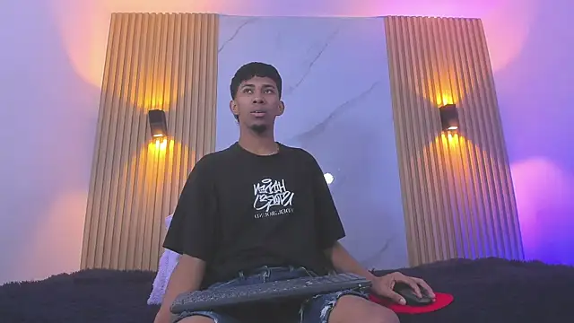 Ethan thouse online show from 10-10-25, 03:16