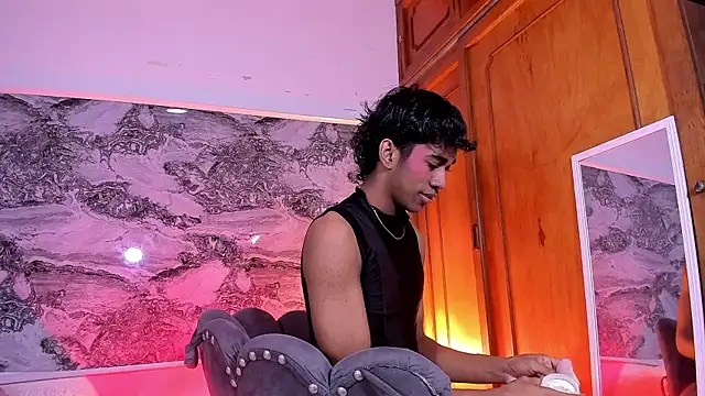 Ethan thouse online show from 12-20-25, 07:10