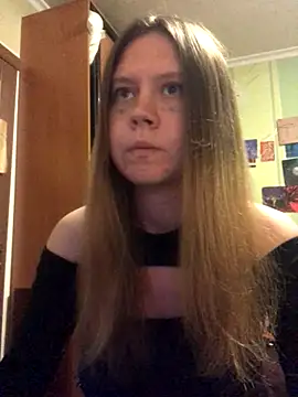 LunaVirelle online show from 10-17-25, 09:17