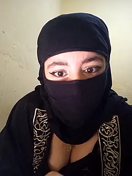 Snapshot of arab_dam chatting on 12-14-25, 08:13 arab dam online show from 12-14-25, 08:13