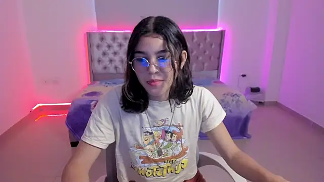 Snapshot of beiby_glow chatting on 10-10-25, 12:37 beiby glow online show from 10-10-25, 12:37