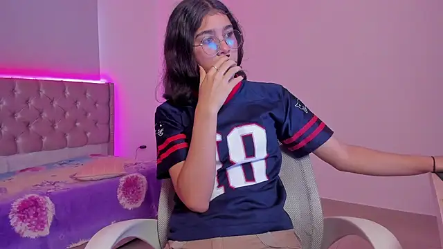 Snapshot of beiby_glow chatting on 10-16-25, 12:28 beiby glow online show from 10-16-25, 12:28