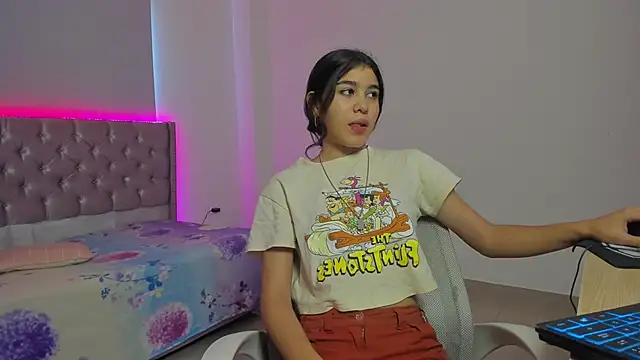 Snapshot of beiby_glow chatting on 10-22-25, 03:01 beiby glow online show from 10-22-25, 03:01