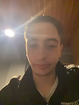 Snapshot of Asimako chatting on 12-15-25, 06:56 Asimako online show from 12-15-25, 06:56