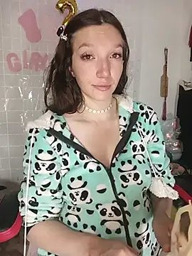 Lucy colee online show from 03-31-26, 06:41