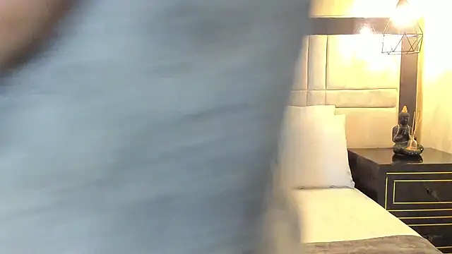 Snapshot of RousseWalker chatting on 11-12-25, 12:05 RousseWalker online show from 11-12-25, 12:05