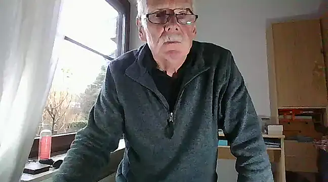 Snapshot of super-snoopy chatting on 01-05-25, 09:26 super-snoopy online show from 01-05-25, 09:26