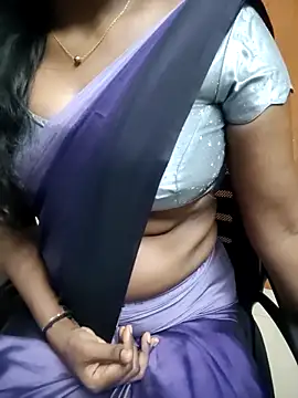 Snapshot of Tamilmallu-duskygirl03 chatting on 06-16-26, 04:53 Tamilmallu-duskygirl03 online show from 06-16-26, 04:53