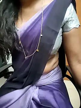 Snapshot of Tamilmallu-duskygirl03 chatting on 06-27-26, 12:44 Tamilmallu-duskygirl03 online show from 06-27-26, 12:44
