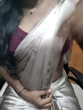 Snapshot of Tamilmallu-duskygirl03 chatting on 07-03-26, 05:41 Tamilmallu-duskygirl03 online show from 07-03-26, 05:41