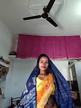 Snapshot of Co_punam chatting on 02-15-26, 05:37 Co punam online show from 02-15-26, 05:37