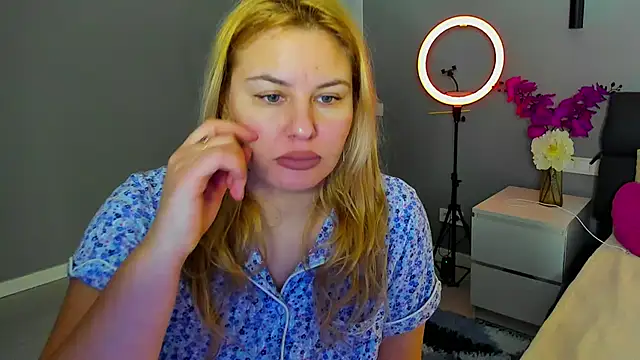 Passion-Blondy online show from 01-18-26, 09:29