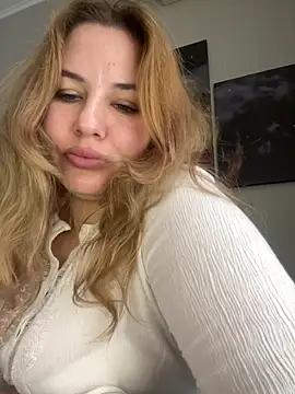 Snapshot of Passion-Blondy chatting on 06-24-26, 09:52 Passion-Blondy online show from 06-24-26, 09:52