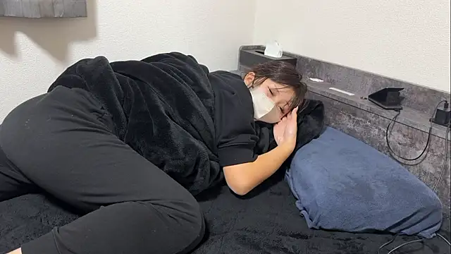 Snapshot of ODORI8300 chatting on 12-02-25, 01:17 ODORI8300 online show from 12-02-25, 01:17