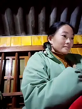 Snapshot of gio-thu chatting on 12-02-25, 12:43 gio-thu online show from 12-02-25, 12:43