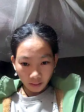 Snapshot of gio-thu chatting on 12-20-25, 10:17 gio-thu online show from 12-20-25, 10:17