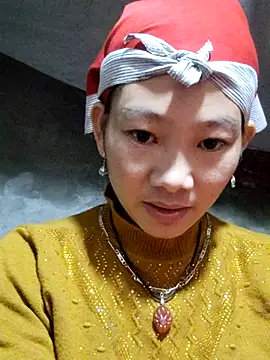 Snapshot of gio-thu chatting on 12-21-25, 11:17 gio-thu online show from 12-21-25, 11:17