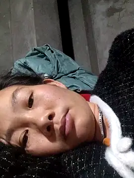 Snapshot of gio-thu chatting on 01-06-26, 10:19 gio-thu online show from 01-06-26, 10:19