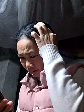 Snapshot of gio-thu chatting on 01-08-26, 01:52 gio-thu online show from 01-08-26, 01:52