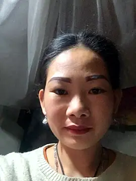 Snapshot of gio-thu chatting on 01-12-26, 05:29 gio-thu online show from 01-12-26, 05:29