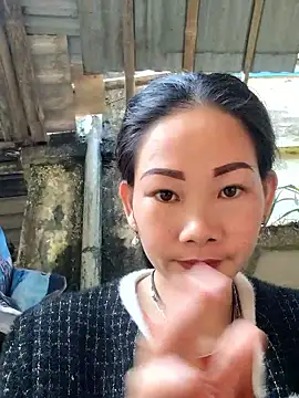 Snapshot of gio-thu chatting on 01-13-26, 06:40 gio-thu online show from 01-13-26, 06:40