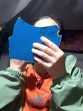 Snapshot of gio-thu chatting on 01-15-26, 12:48 gio-thu online show from 01-15-26, 12:48