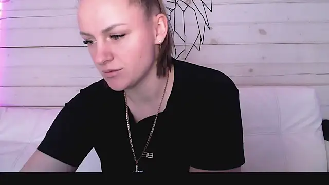 CandyBunie online show from 01-17-26, 05:23